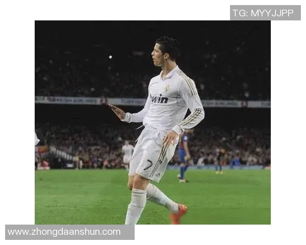 经典足球明星精彩瞬间集锦展现运动魅力与激情的完美结合